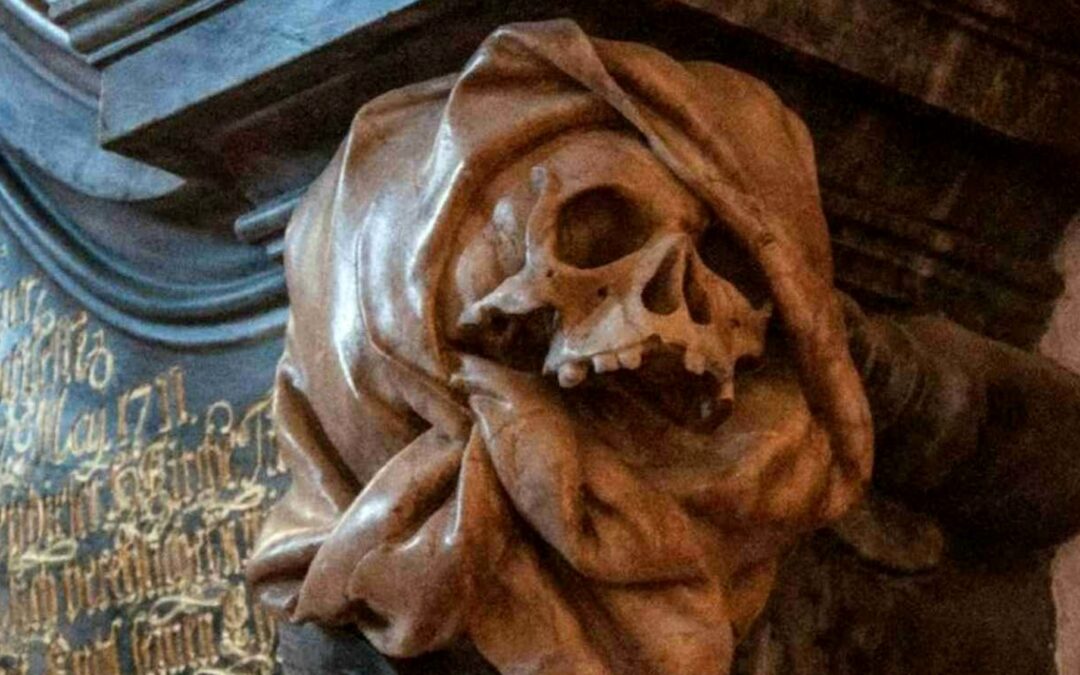 PIĄTEK i SOBOTA g. 19.00 „Opowieści z dreszczykiem”.