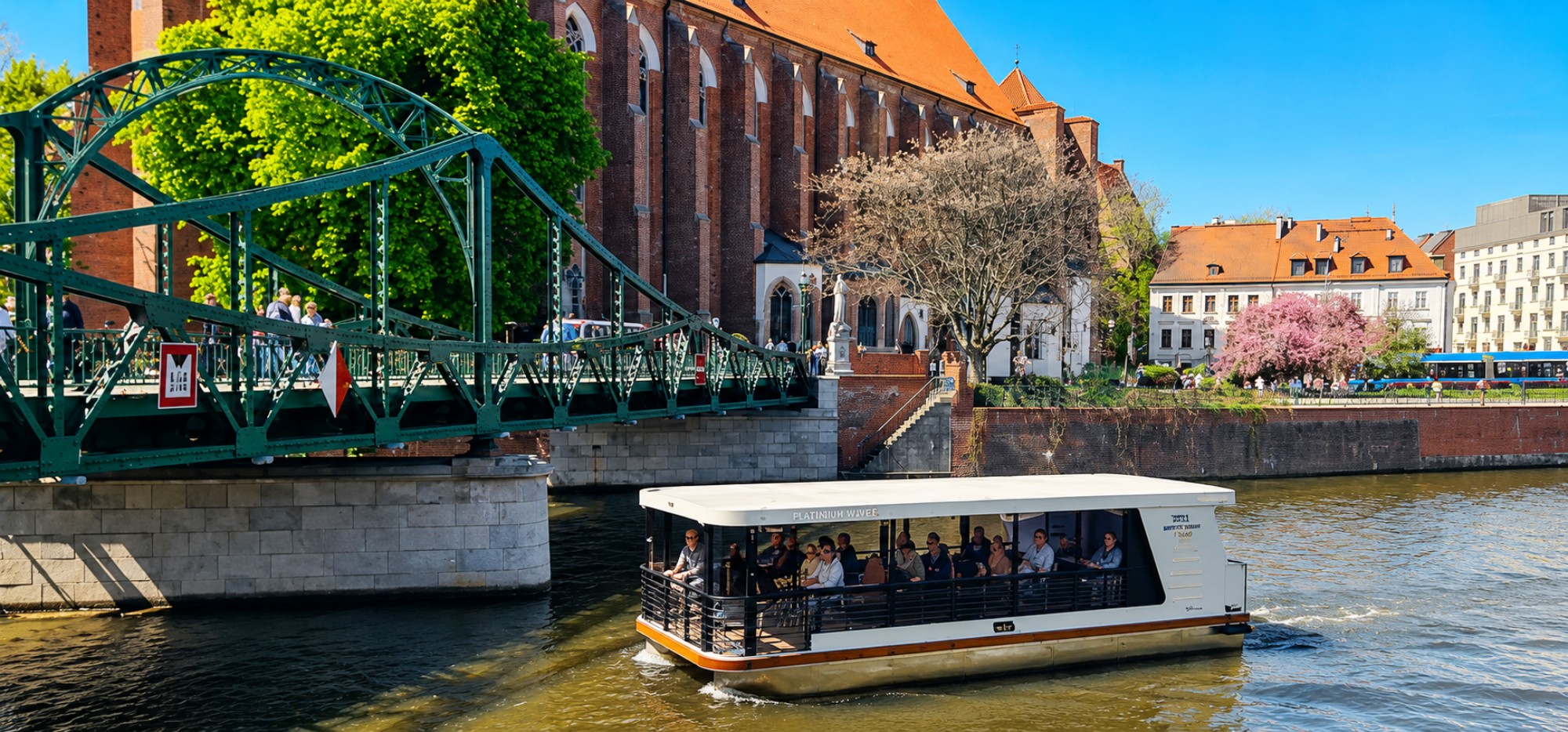 Rejs katamaranem po Wrocławiu