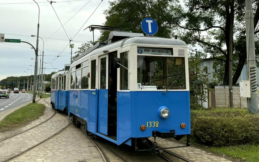 Mit touristischer Tram 4N1 durch Breslau…